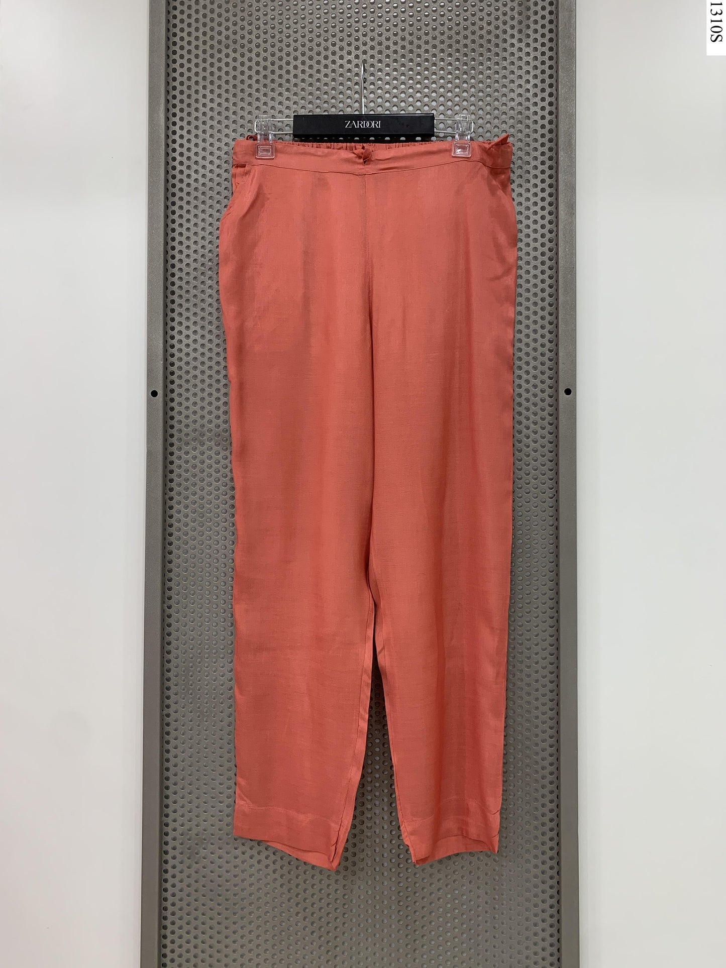 1562807