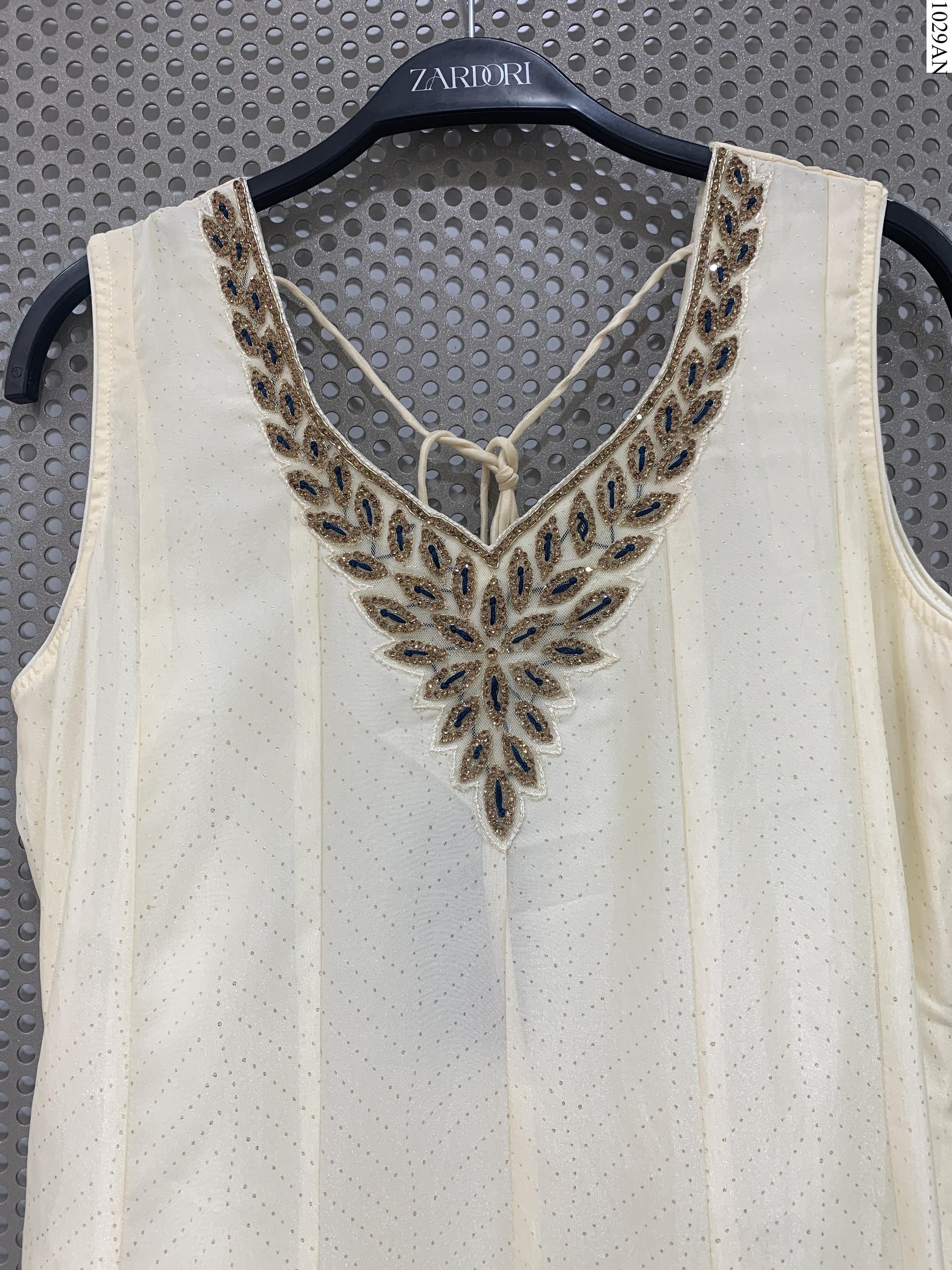 1562476